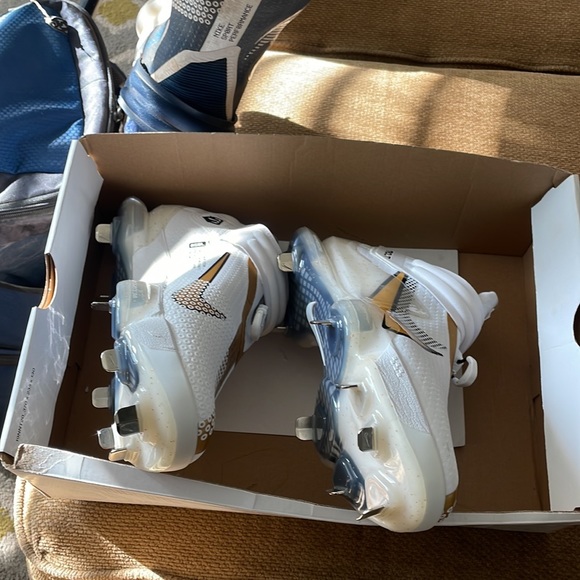 NIKE FORCE ZOOM TROUT 7 size 8.5 - Picture 5 of 5